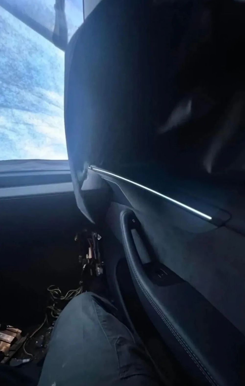 特斯拉王炸！2025款特斯拉ModelY，惊艳全球！