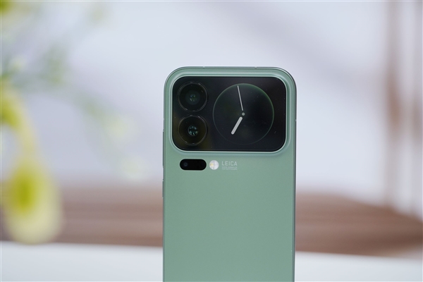 妙享背屏秒變游戲掌機！小米17 Pro圖賞