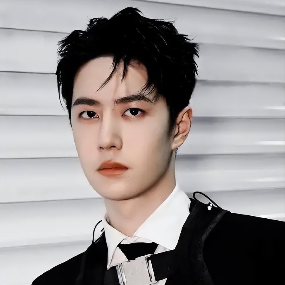 顶流隐婚生子风波仅2天，王一博自曝婚姻观，给年轻男星提了个醒