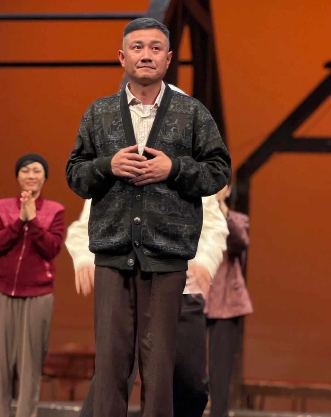 孙坚晒同学文章演出照,为他的演技动容,评论区网友几乎一边倒