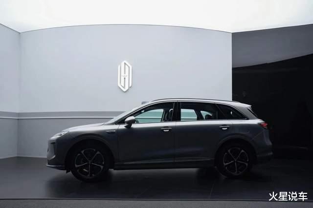 15.98万起,上市一小时大定1万辆?鸿蒙智行第五界真火了
