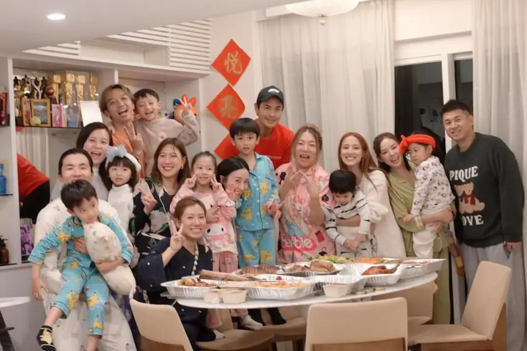 TVB视后到两届视帝家中庆生，绯闻男友继续无影