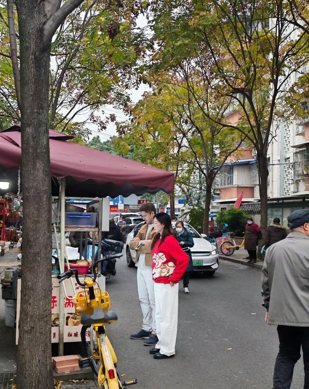 高圆圆录综艺还要光替惹众怒，网友怒批：赚最多的钱，干最少的活