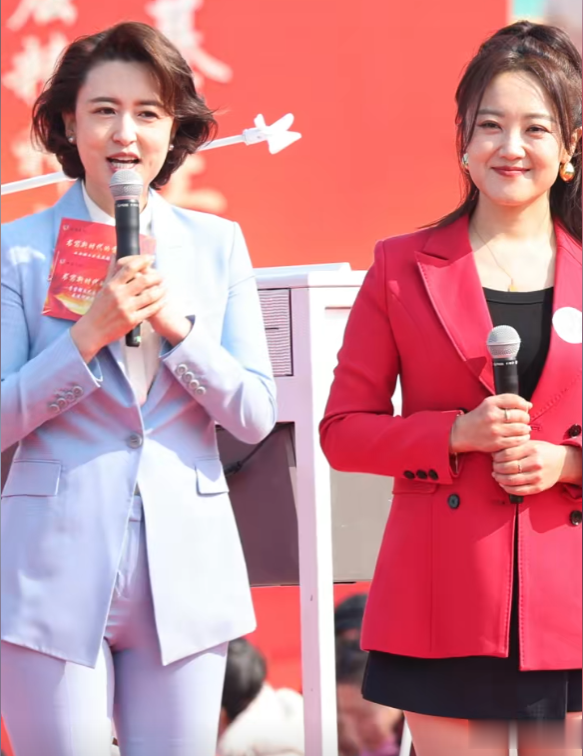 张蕾去河北主持,紧身西裤被指不得体,本人回应:心脏看什么都脏