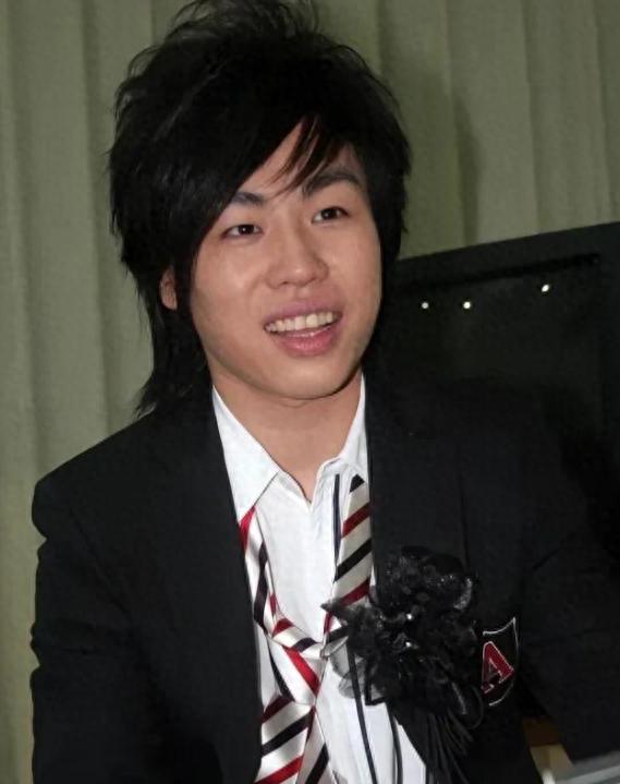 名不虚传，42岁胡彦斌和26岁易梦玲恋情曝光，王勉成了大怨种