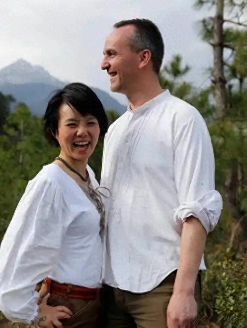 龚琳娜父母飞云南常住，承包女儿家务，和老锣离婚一年还难释怀