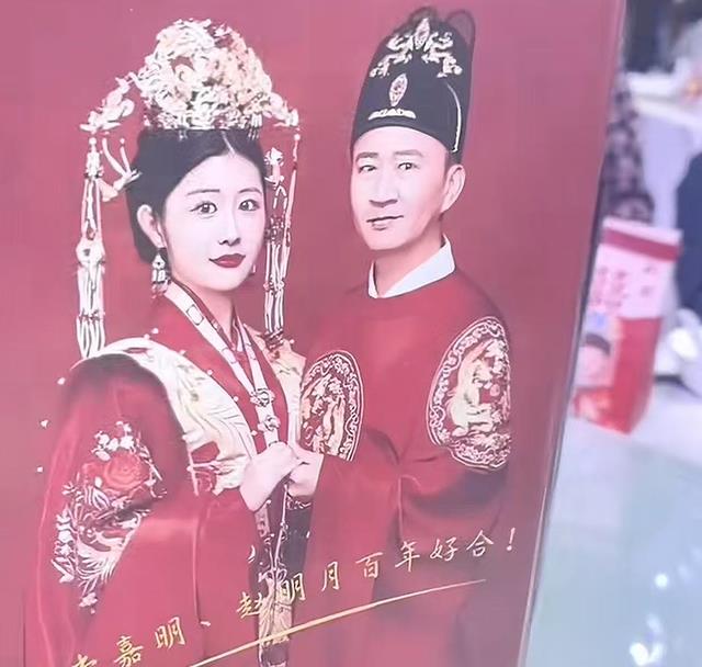 李嘉明婚姻亮红灯？22岁娇妻离家出走，结婚不满一年已多次闹离婚
