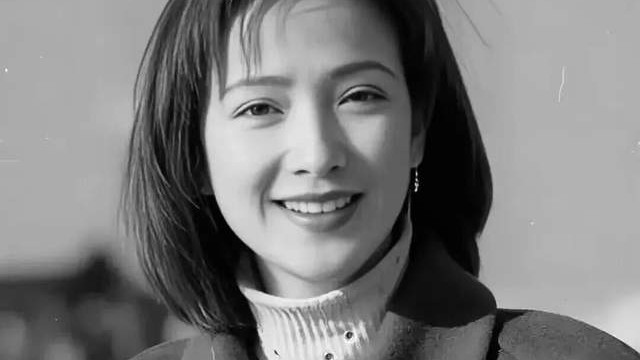 何晴，敢掀桌子的“古典美女”走了