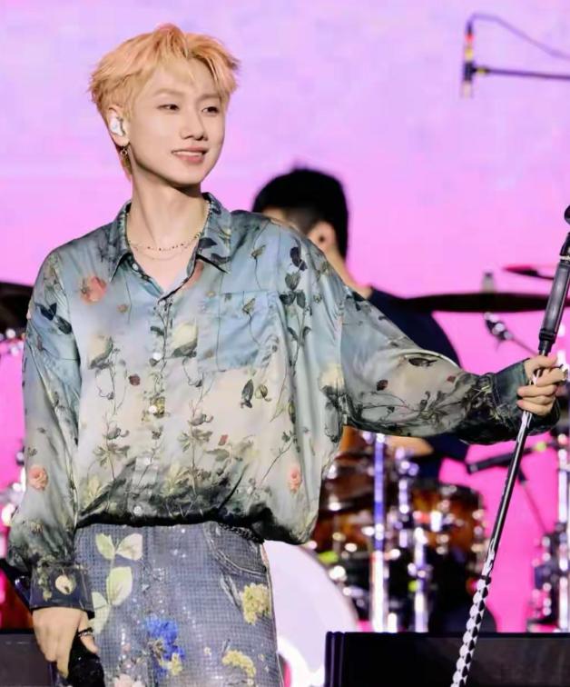 8天会3女风波才一年,汪苏泷被曝已生娃,他早在4年前就表过态