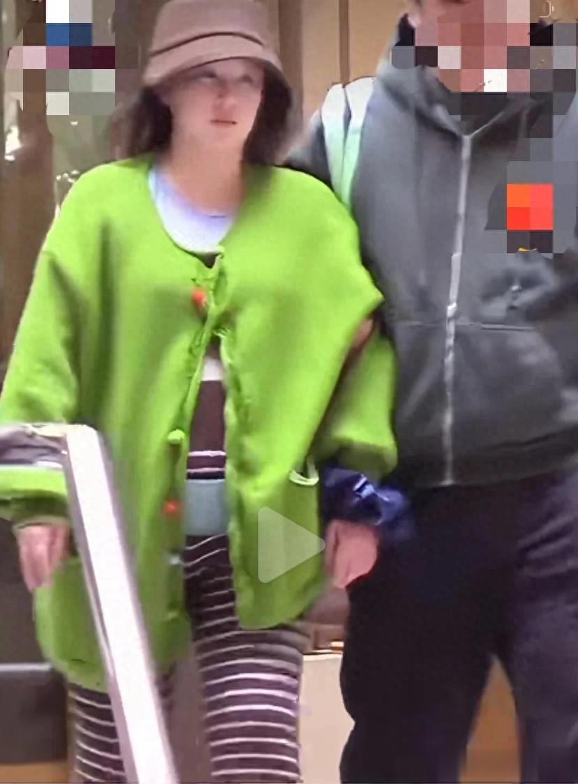 阚清子被曝已生完宝宝，但孩子发育不好离开了，网友：希望是假的