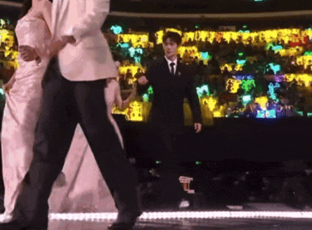 宋佳这鞋，早该脱了