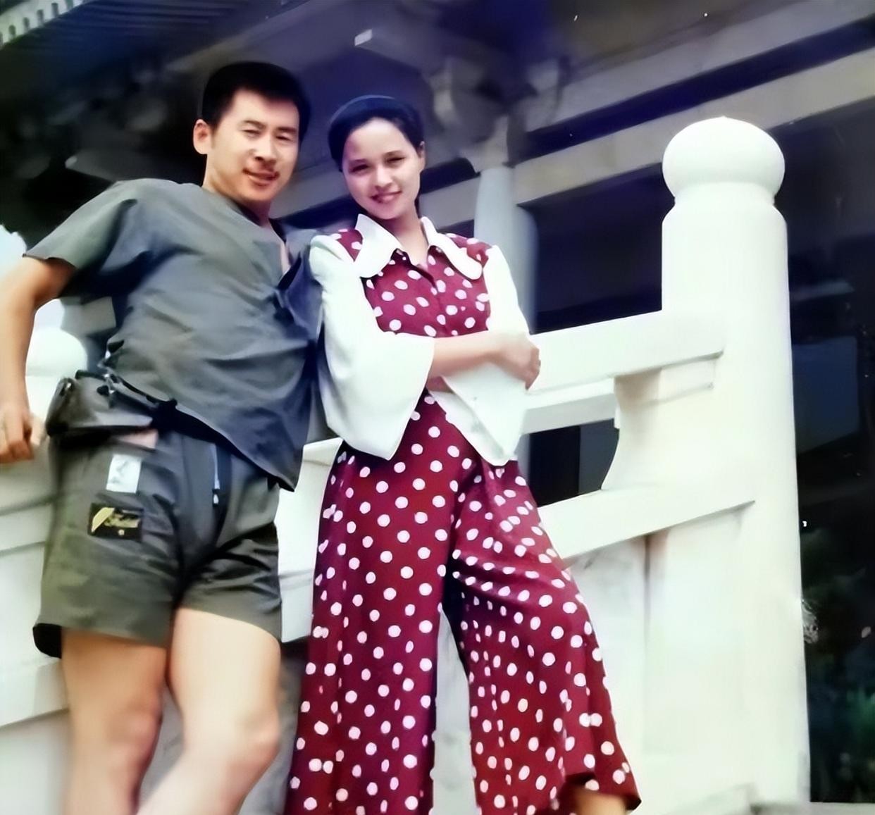 戏里吵成冤家，戏外恩爱22年零绯闻！这对演员太狠了