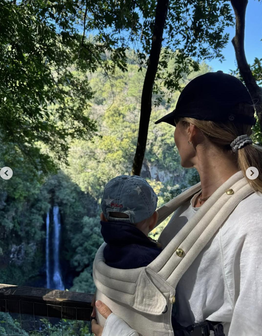 第1超模吉娘娘生完3胎10个月大回春！拍大片秀长腿，网友：45岁？