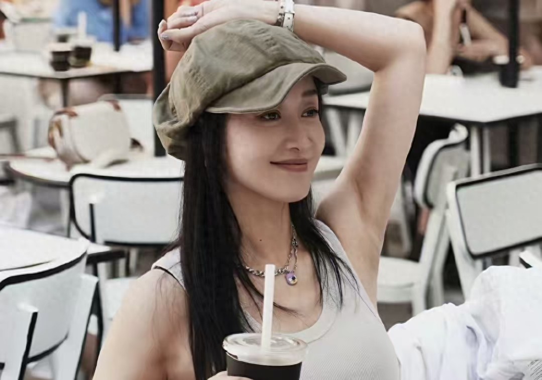 被传是陈坤儿子生母,离开央视的赵子琪,走上了另外一条道路