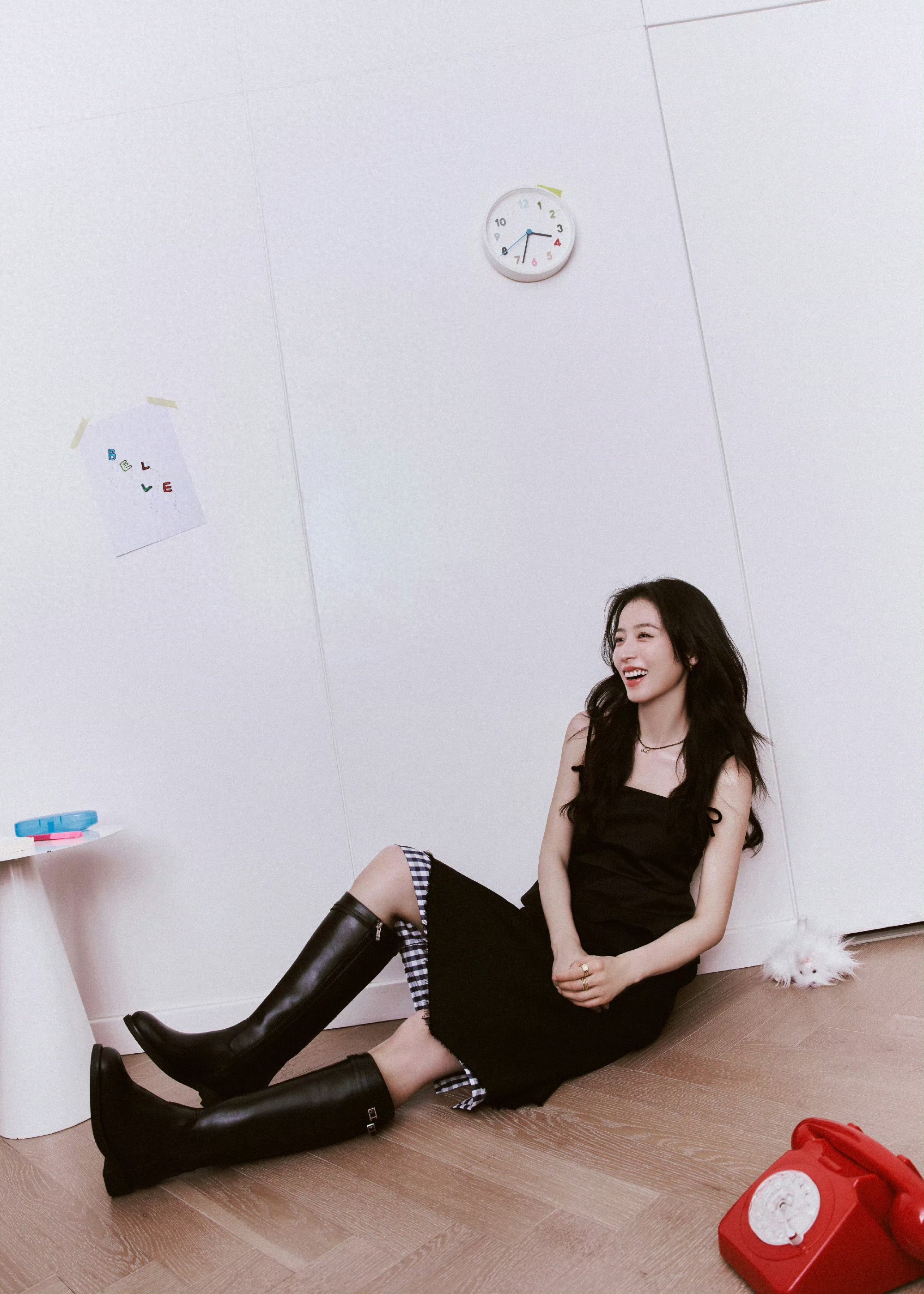 周雨彤:以晴朗黑色格调,装点今日份秋色 ???