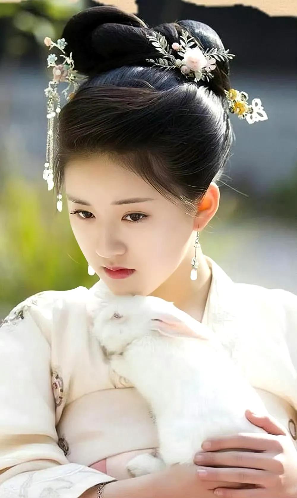 许我耀眼开播,大家终于发现了赵露思和虞书欣的区别是什么?