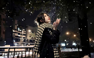 咬破手腕当成水救男友生命，他醒来后第一件事竟然是带白月光离开，我彻底寒心，他却后悔了