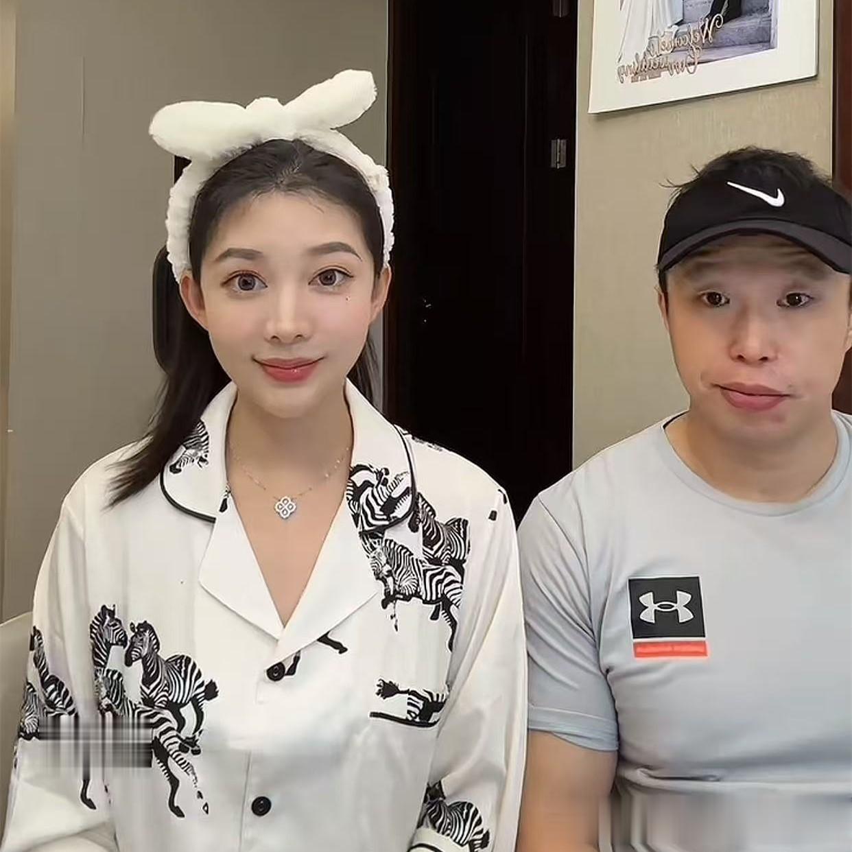 德云社烧饼妻子庆生，晒全家福，烧饼基因强大，三代人共用一张脸