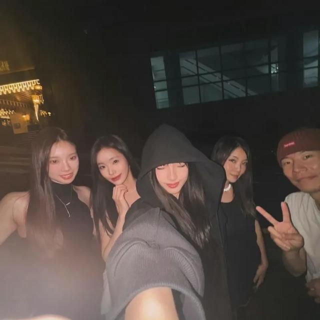 小 S二女儿逛街被偶遇!透露小S 庆生经过,是妈妈近期最幸福的一天