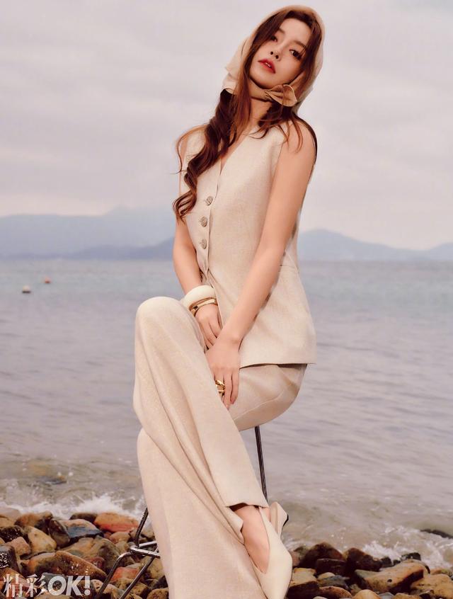 Angelababy《OK》封面大片，给粉丝送上颜值暴击