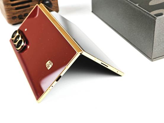 心系天下三星W26評測：折疊屏旗艦的高端典范