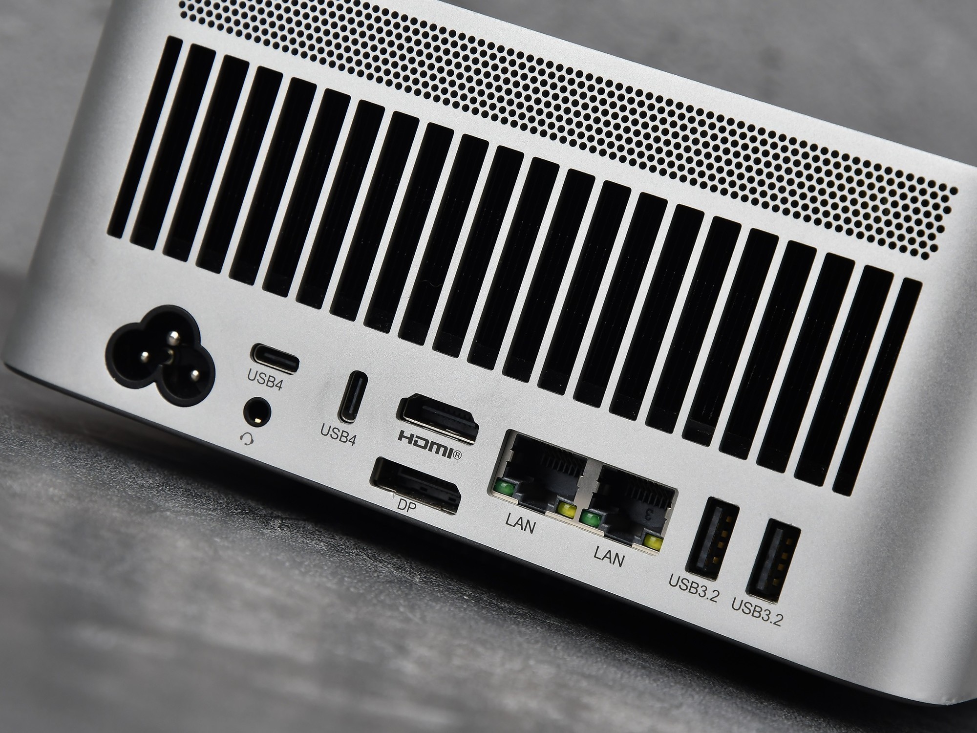 輕松覆蓋AI、辦公、游戲全場(chǎng)景應(yīng)用!體驗(yàn)零刻GTR9 Pro迷你AI工作站