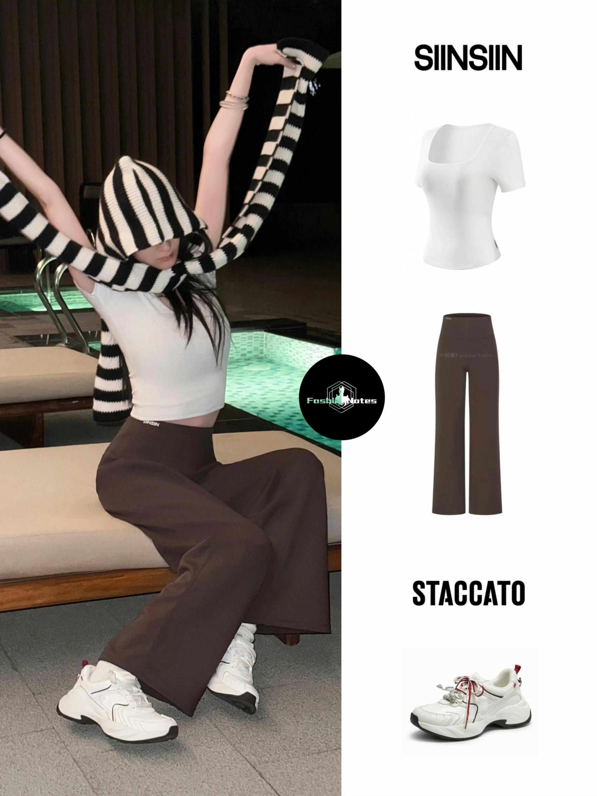 杨幂摆出S曲线坐泳池边，她扎了一头的小辫儿，她踮起脚尖比心美