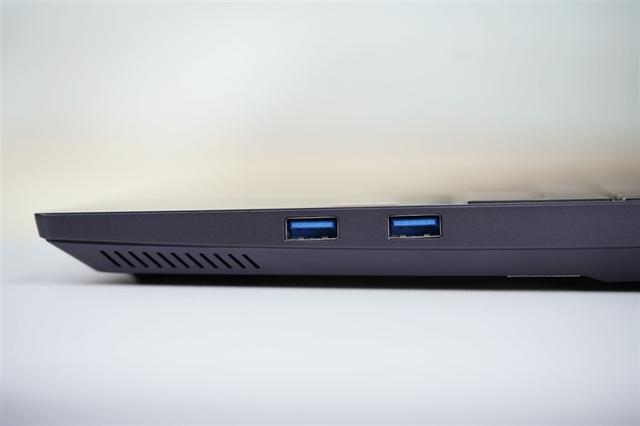 銳龍9 9955HX3D加持的最強水冷游戲本！機械革命蒼龍16 Ultra評測