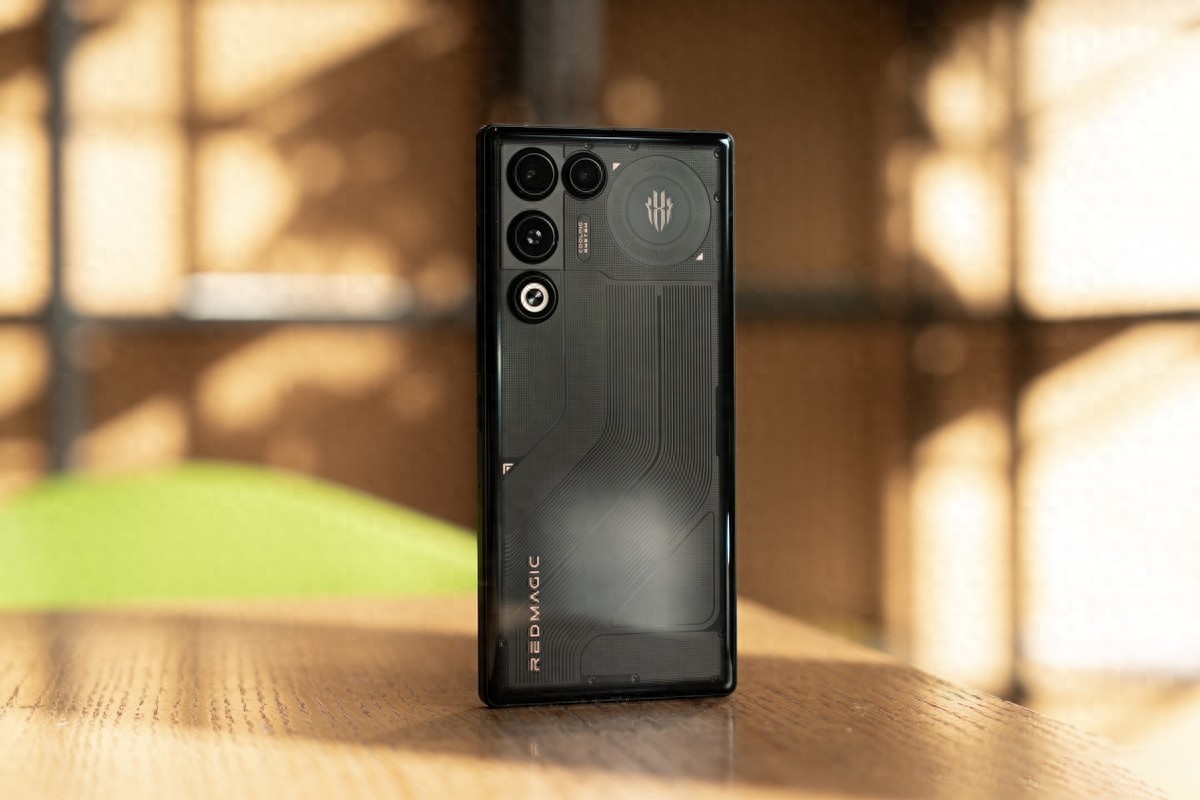 “游戲Air”手機登場？紅魔11 Air定價3499元起，值得買嗎