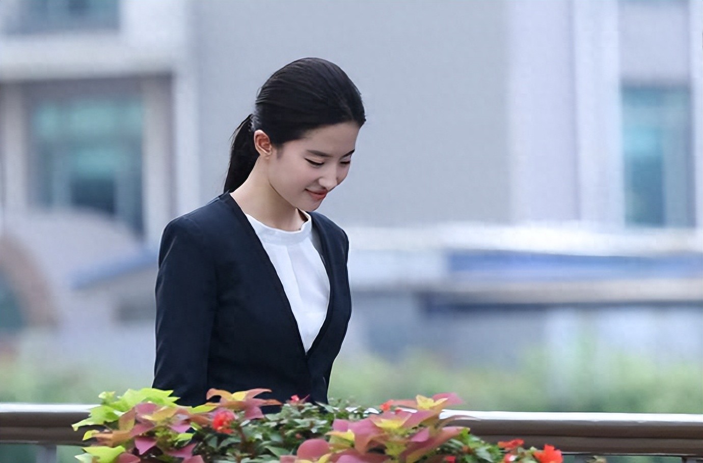 刘亦菲早期拍摄路透图赏析