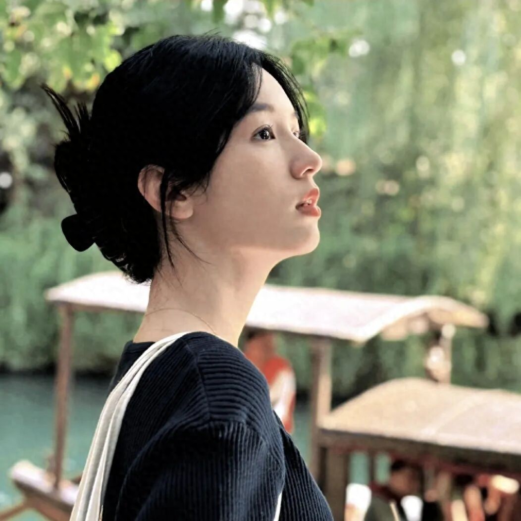 周也的活泼可爱