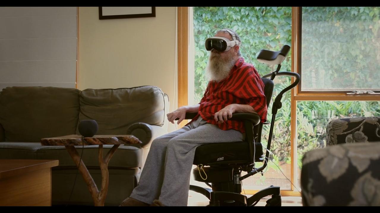 蘋果「腦控」iPad 首次公開演示：四肢癱瘓的他，用一個念頭重新擁抱世界