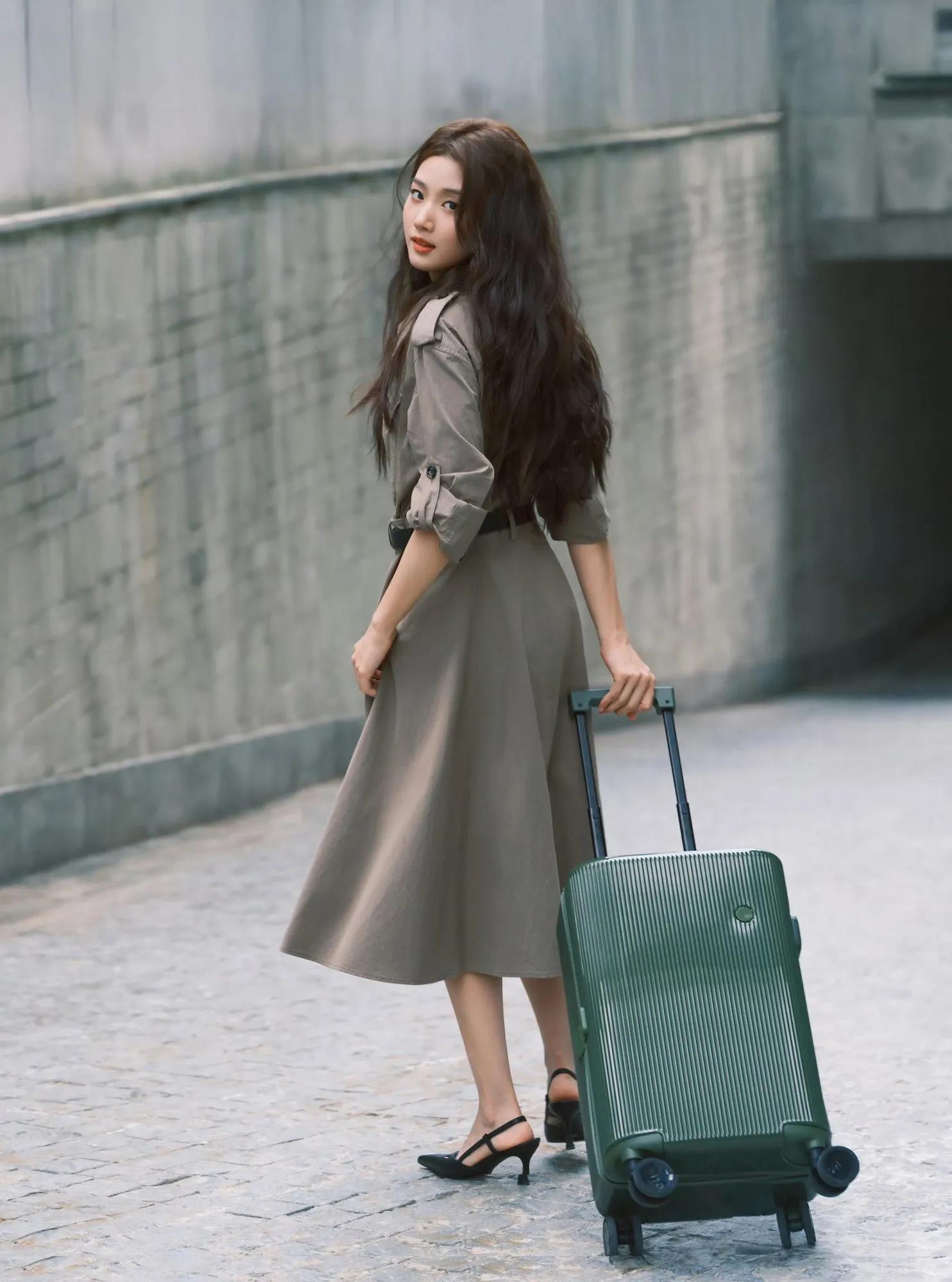 卢昱晓写真美图