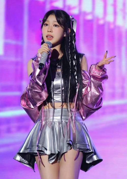 小沈阳女儿在韩国官宣出道,语言天赋佳,唱跳能力不容小觑