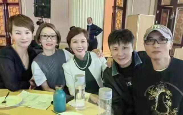 朱桢房海燕现身东方卫视!程雷陈蓉近况曝光,一哥一姐该回来了。