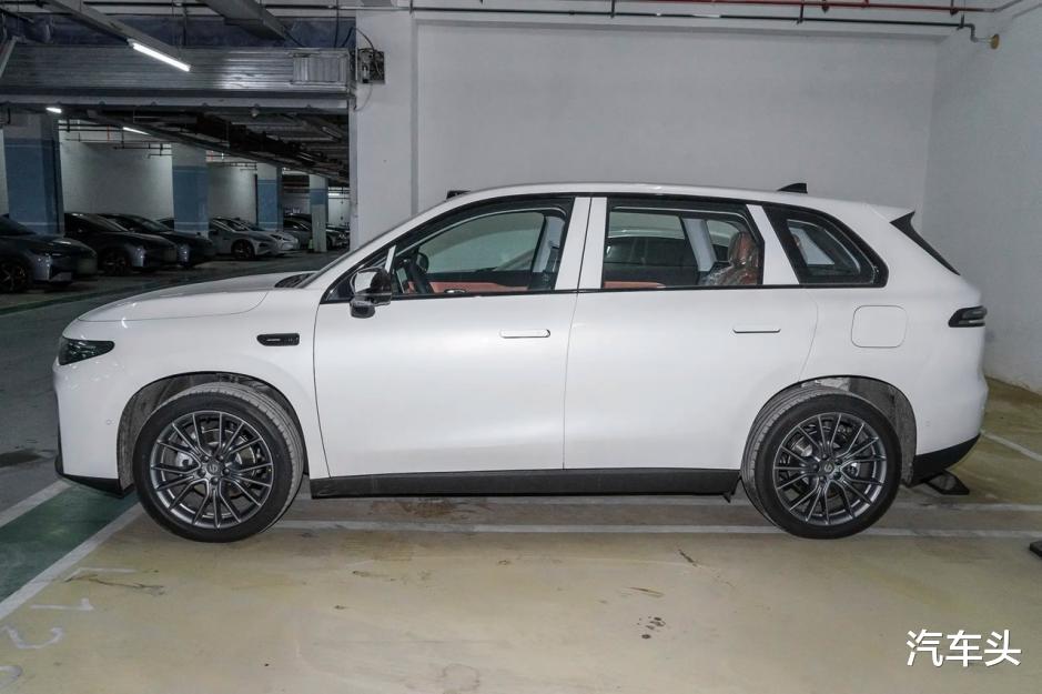 零跑作为新能源后起之秀，中型SUV有C10站稳脚跟，属实难得