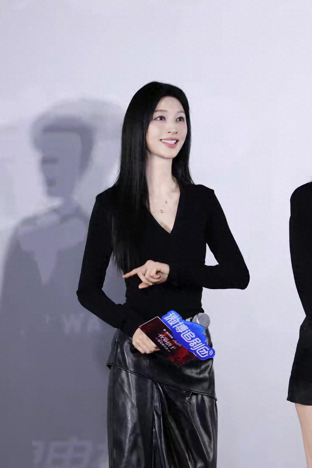 40岁的张俪杀疯了!蚂蚁腰?大长腿,这状态比20岁小花还狠!