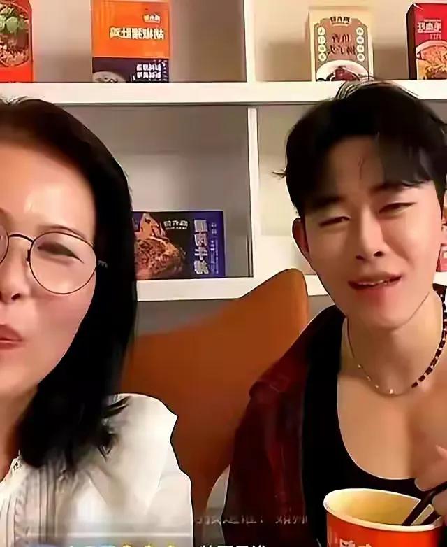 汪小菲家保姆已回台北,从土豹子变精致阿姨,原来这个人功不可没