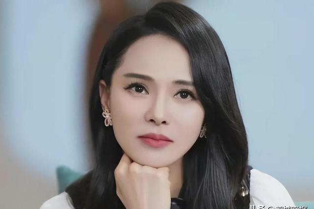 伊能静和秦昊结婚十年没离婚反而各自过日子,年龄差大但感情稳定