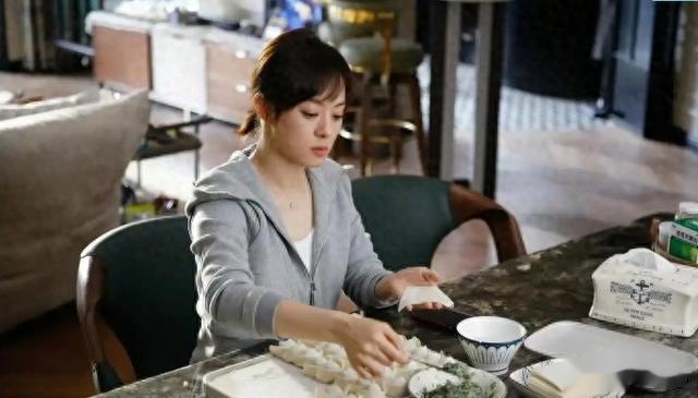 孙俪拍戏真包馄饨!馅太满被吐槽实诚,这手艺不开店真是可惜了!