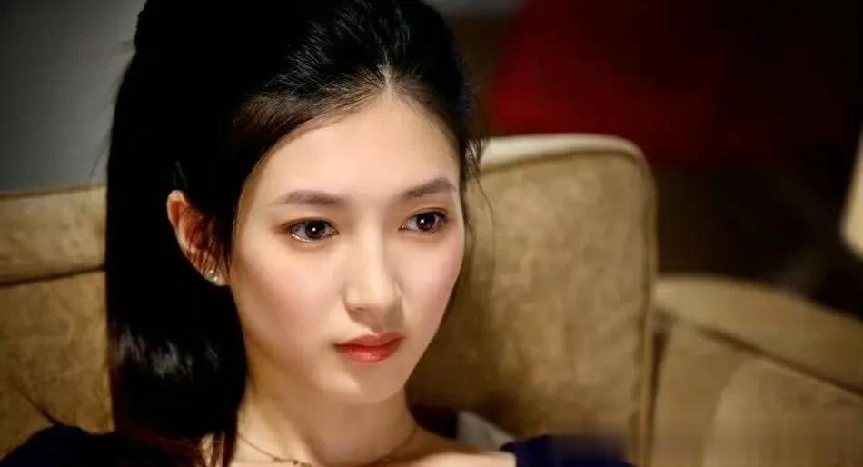 早期江疏影，最适合演校花阮莞的人了