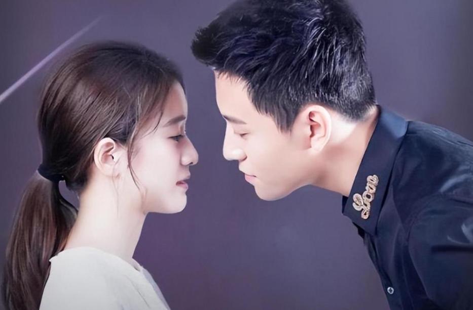 官媒接连发文，高调官宣32岁杨紫喜讯，全网恭喜，终于等到这一天