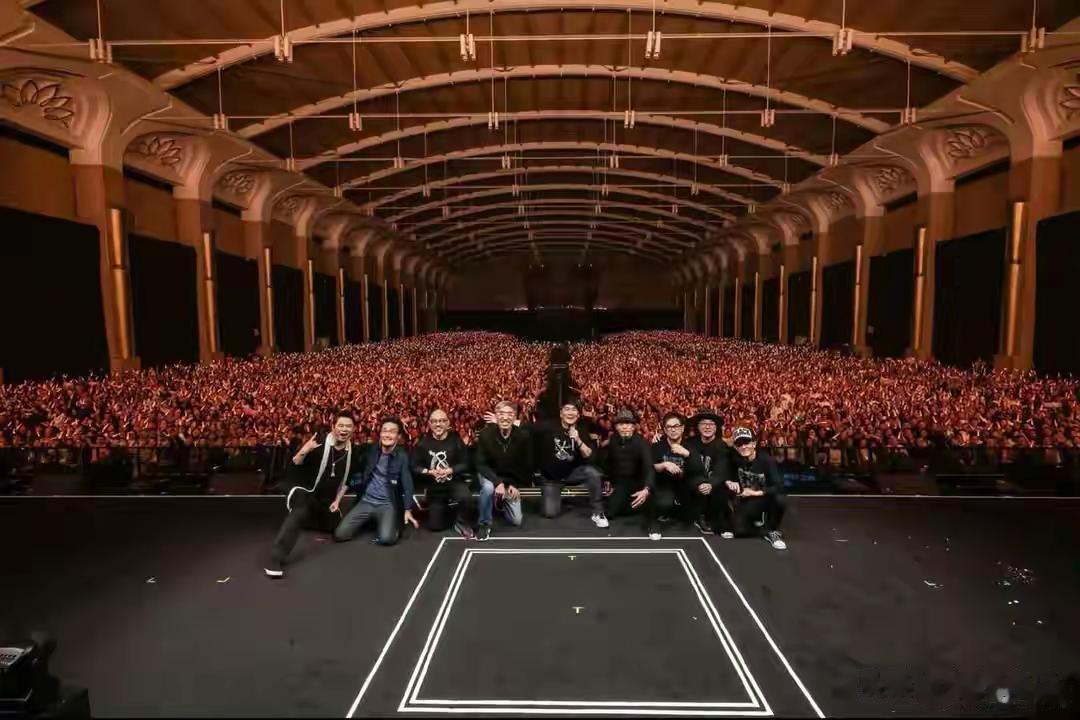 突发噩耗,62岁屠颖意外去世,前一天还发了动态,众星发文悼念