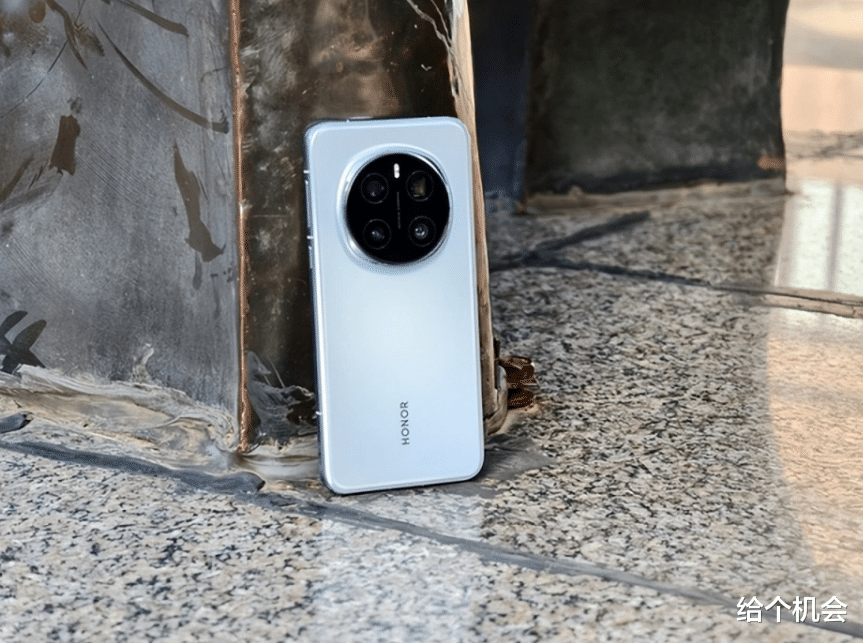 荣耀旗舰机开始清仓,16G+512G跌至冰点价,高配机皇成“真香机”