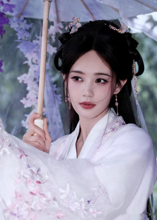 李一桐| 一袭紫衣临水顾,扇底东风系良缘