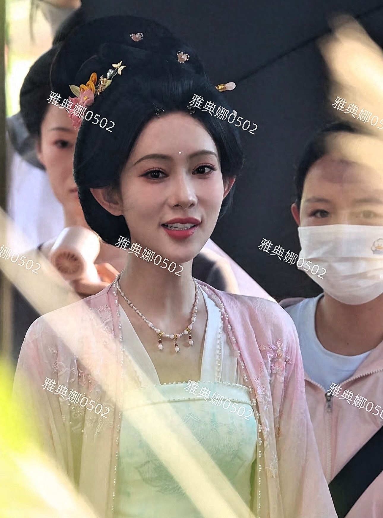 10年前倪萍曾问孟子义是不是整过容她不敢回答,现在看整感很明显