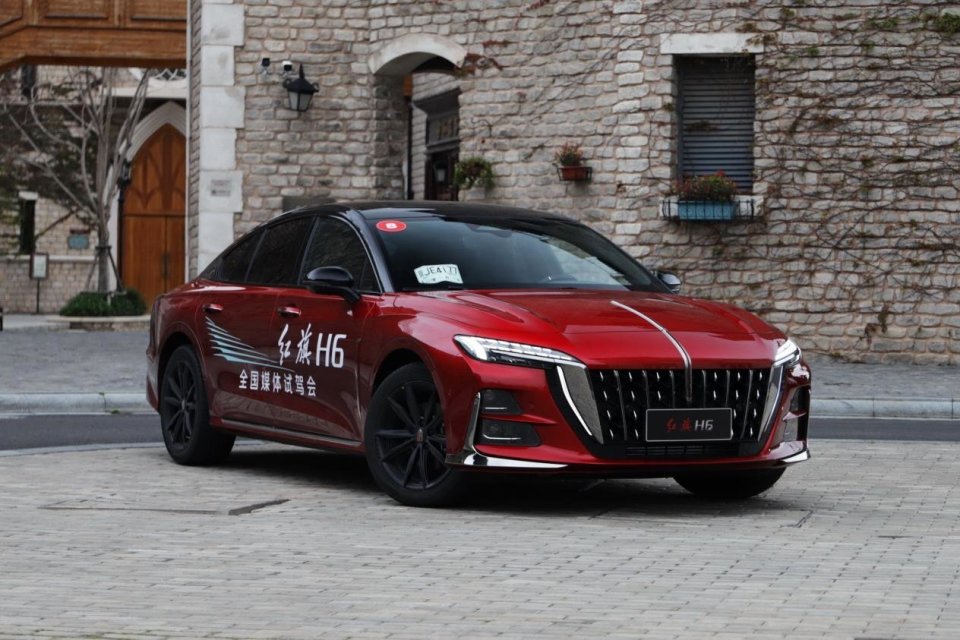 被忽视的豪华轿跑!媲美奥迪A5,拥有40万档次仅售14万多,却无人识货