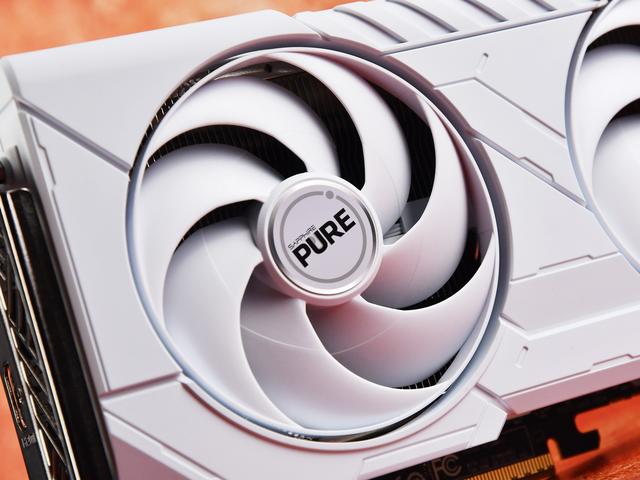 蓝宝石RX 9060 XT 8G/16G 显卡首测 游戏/生产力多种选择