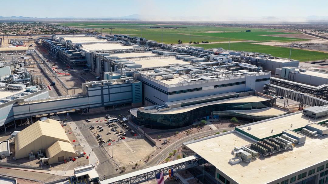 全球首款1.8nm芯片亮相，華人CEO打響關鍵一戰，英特爾殺回來了