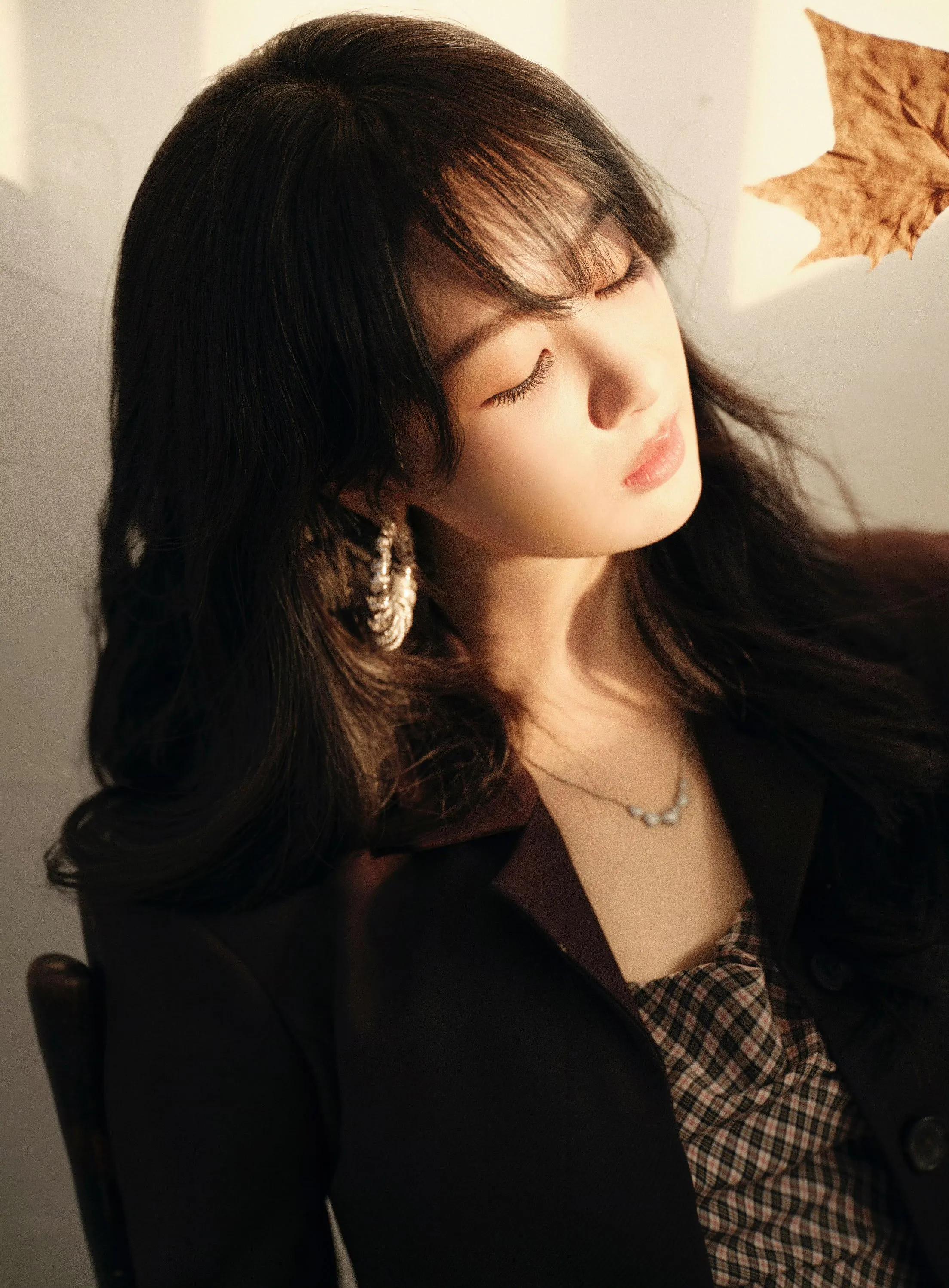 杨紫性感美腿小短裙